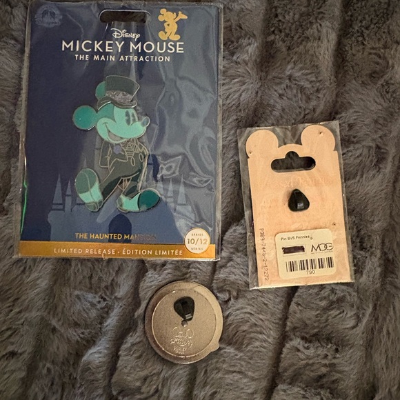 LOT of Disney collectible, pins press penny jumbo HM Mickey &  more! - Picture 4 of 8